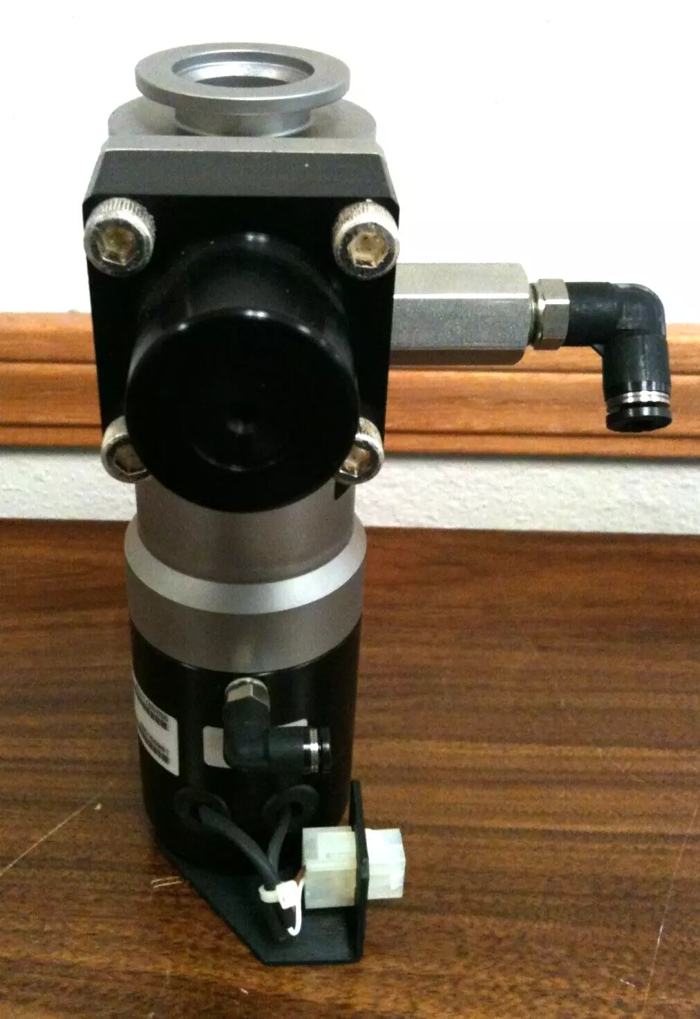 MKS 100991588 Pneumatic Right Angle Valve