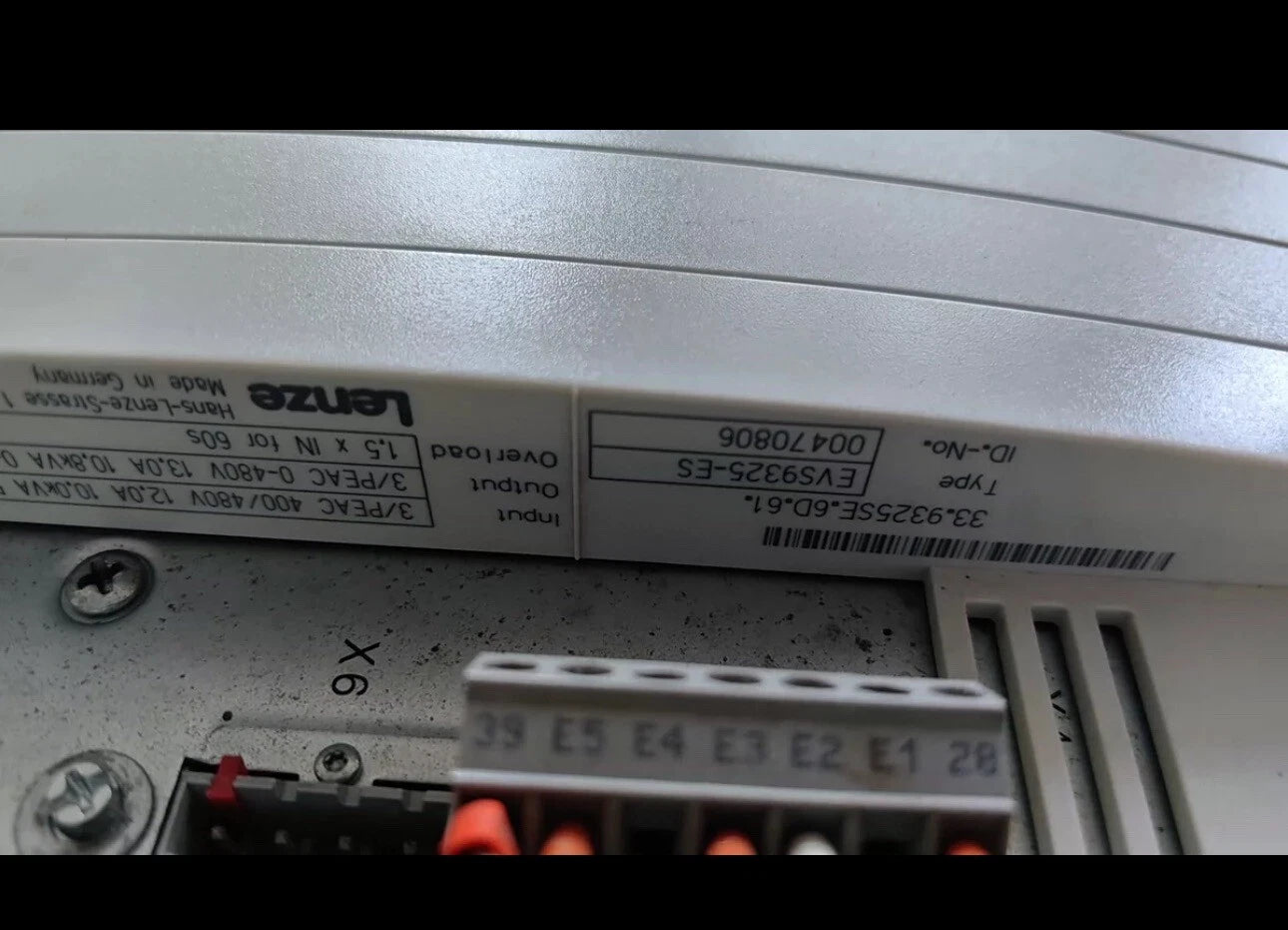 Lenze Frequenzumrichter EVS9325-ES Untested