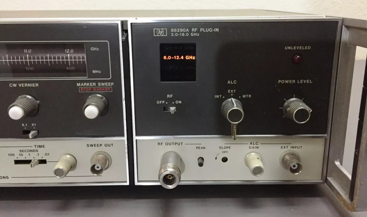 HP 8620C Sweep Oscillator Generator with HP 86290A RF Plug-In