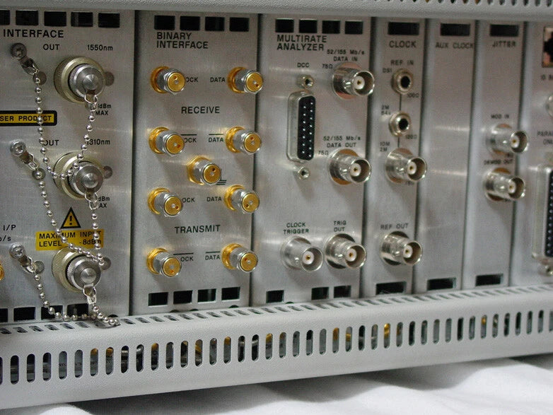 Agilent OmniBER725 Communication Analyzer J1409A-OP002/106/602/UK6