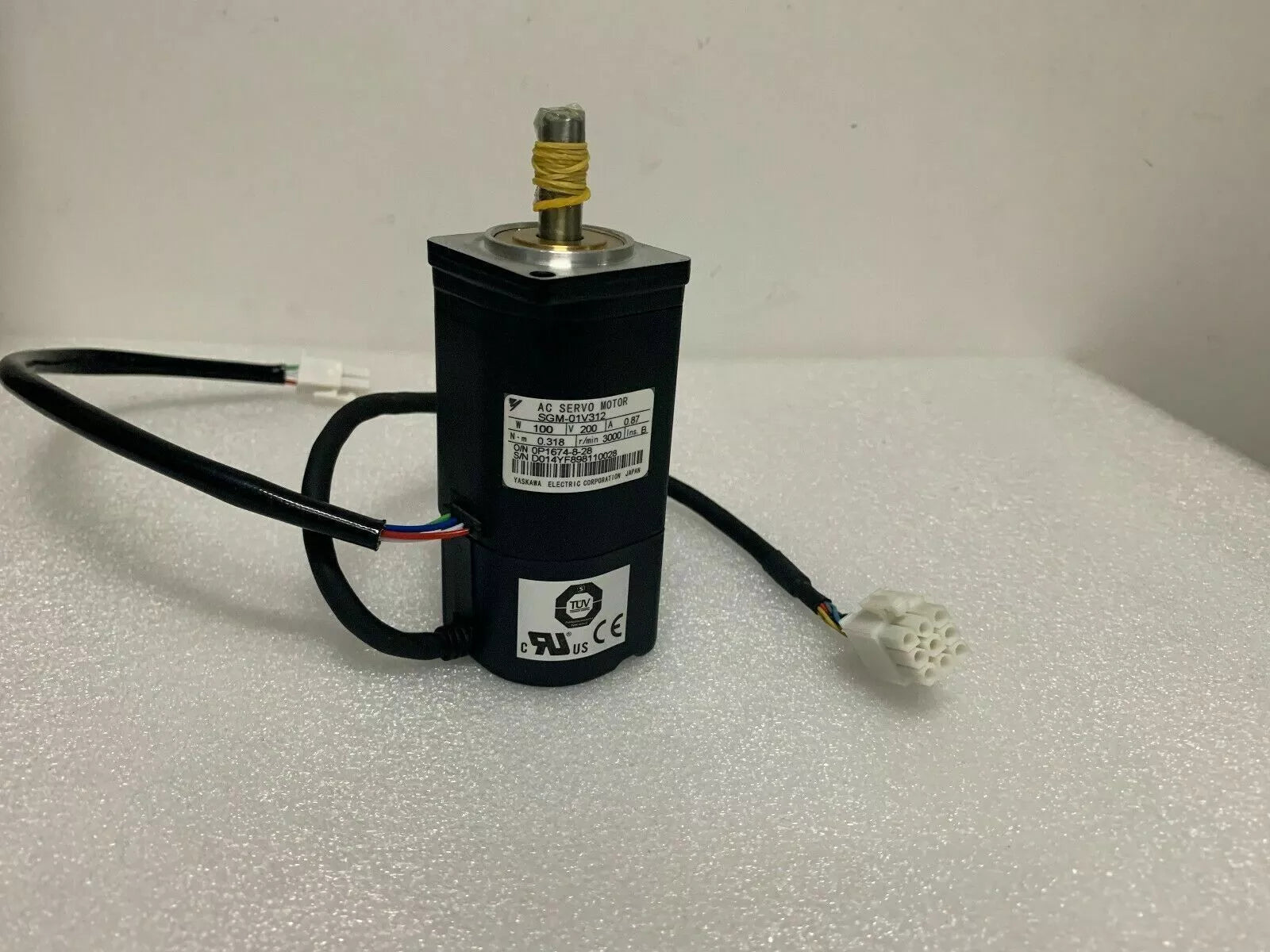 Yaskawa SGM-01V312 AC Servo Motor SGM01V312 - New, Expedited Shipping