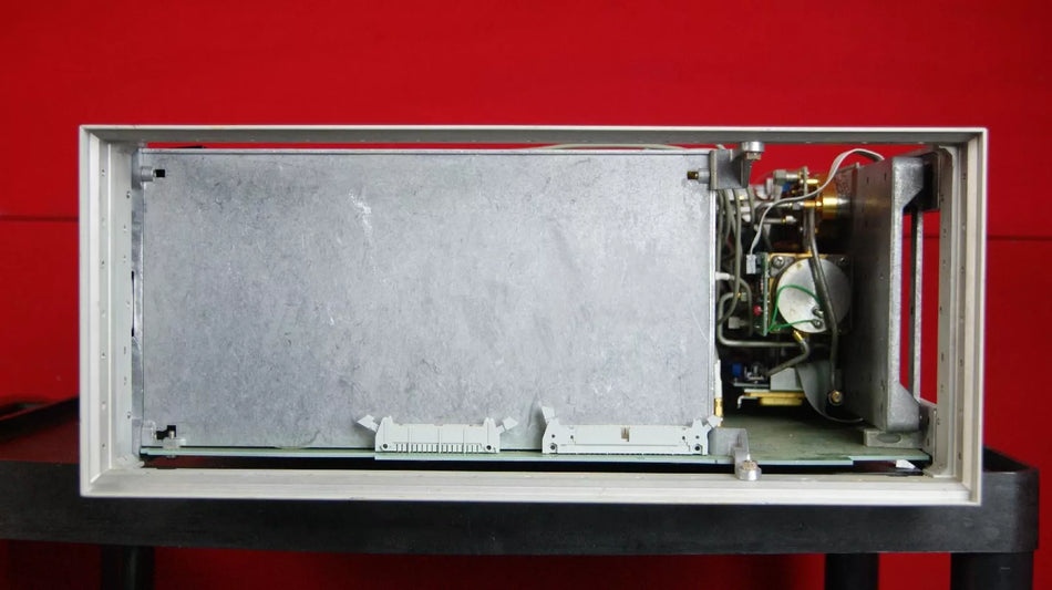 HP-Agilent 83620A 10MHz to 20GHz Synthesized Signal Generator PARTS UNIT