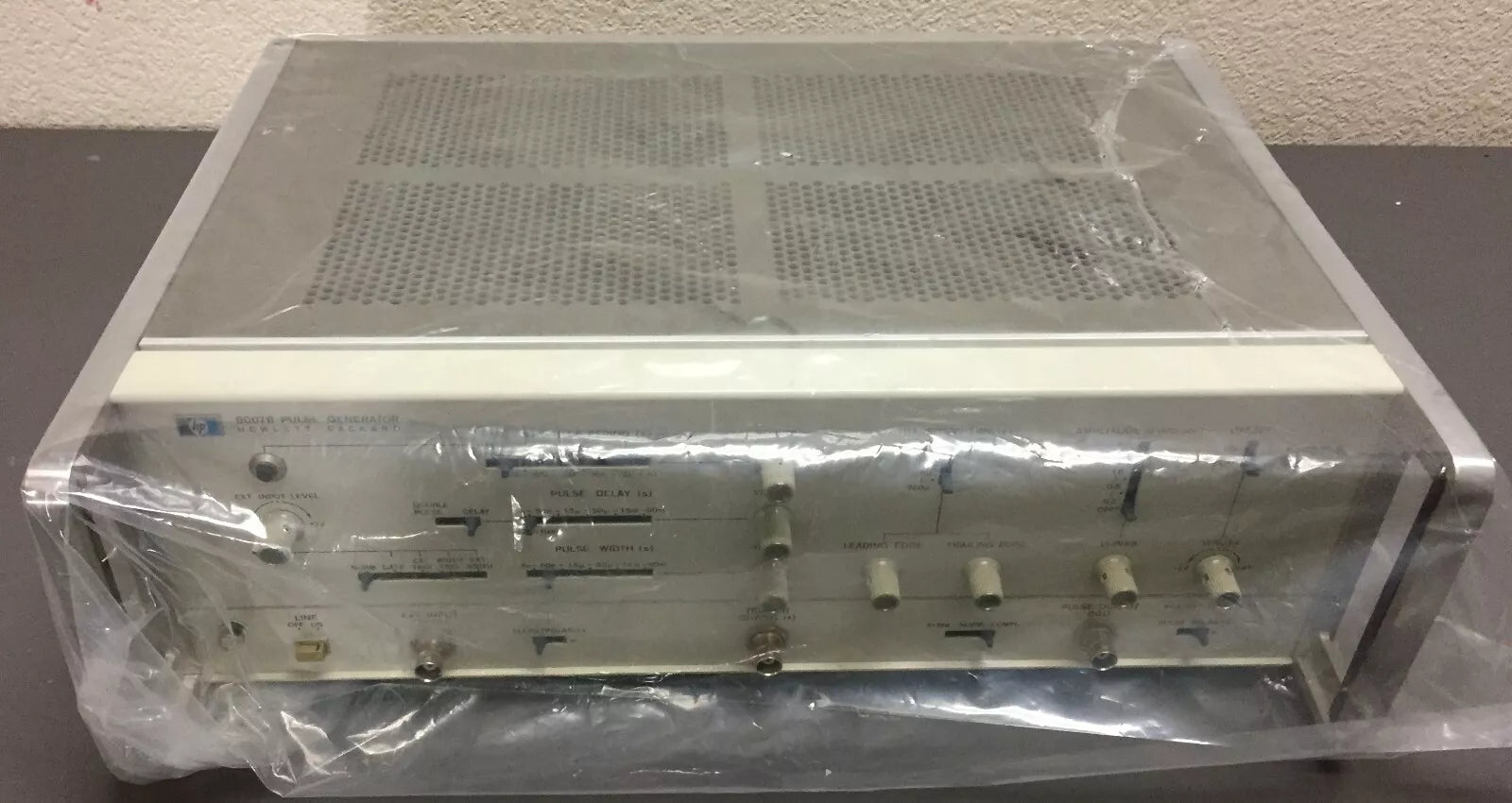 HP 8007B Pulse Generator: Advanced Signal Generation Device