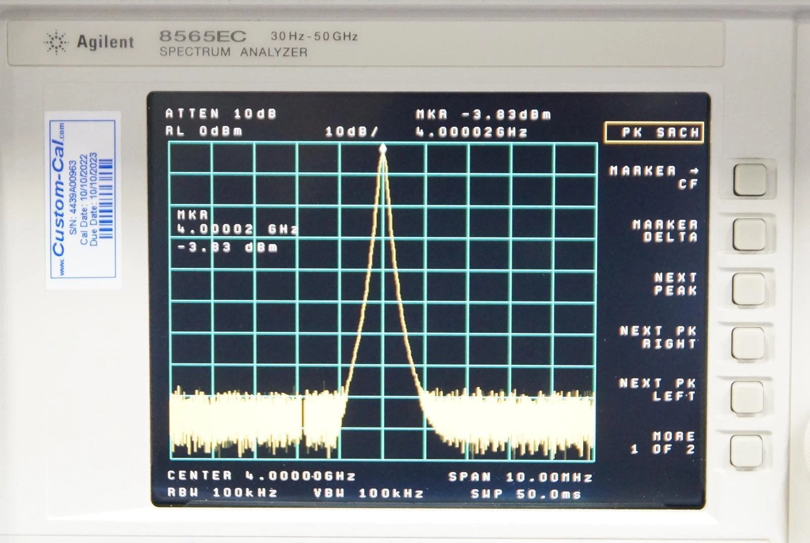 Agilent / HP E4422B 250 kHz - 4 GHz ESG Analog RF Signal Generator