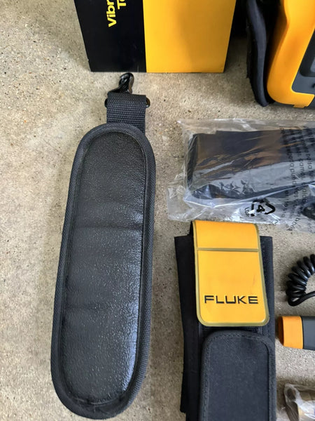Fluke 810 Vibration Tester with Tachometer, Triaxial Accelerometer & Case