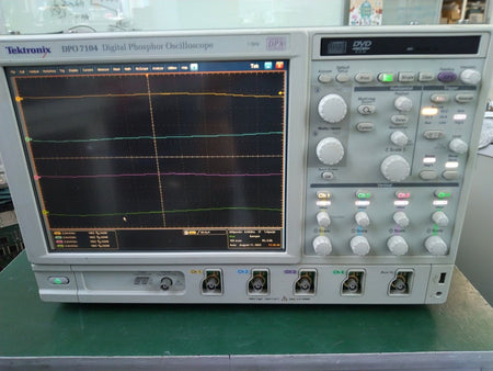 Tektronix DPO7104 Digital Phosphor Oscilloscope 1GHz , 4Ch , 20Gs/s_B067262 - XG eqpt