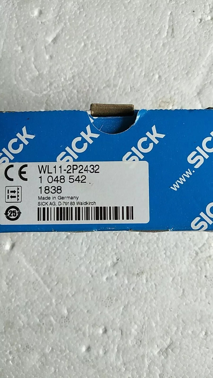 SICK WL11-2P2432 Photoelectric Sensor - Expedited Shipping