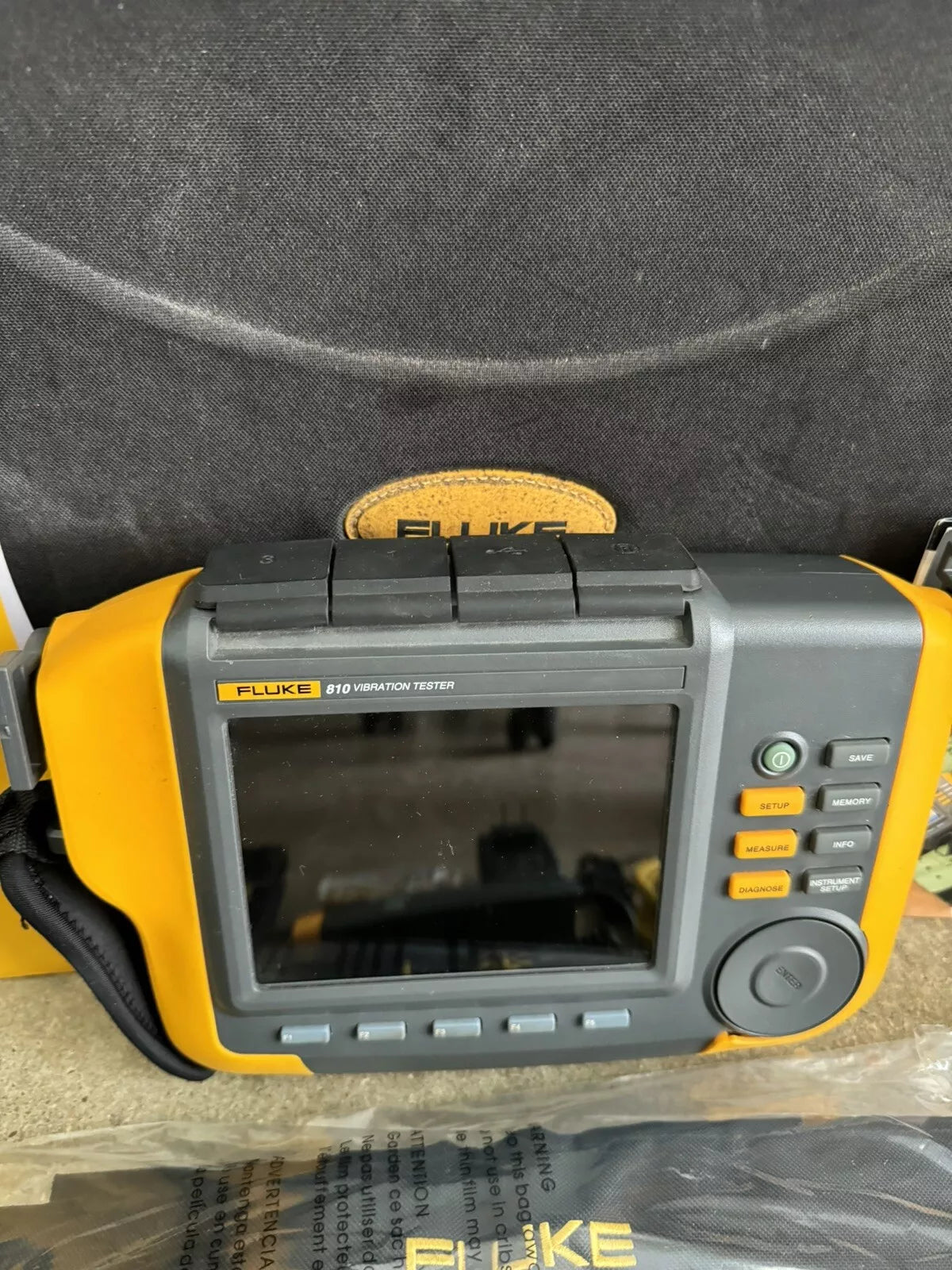 Fluke 810 Vibration Tester with Tachometer, Triaxial Accelerometer & C  XG  eqpt