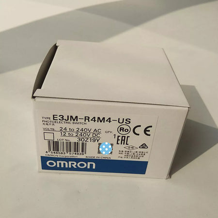 OMRON E3JM-R4M4-US Photoelectric Switch for Industrial Use