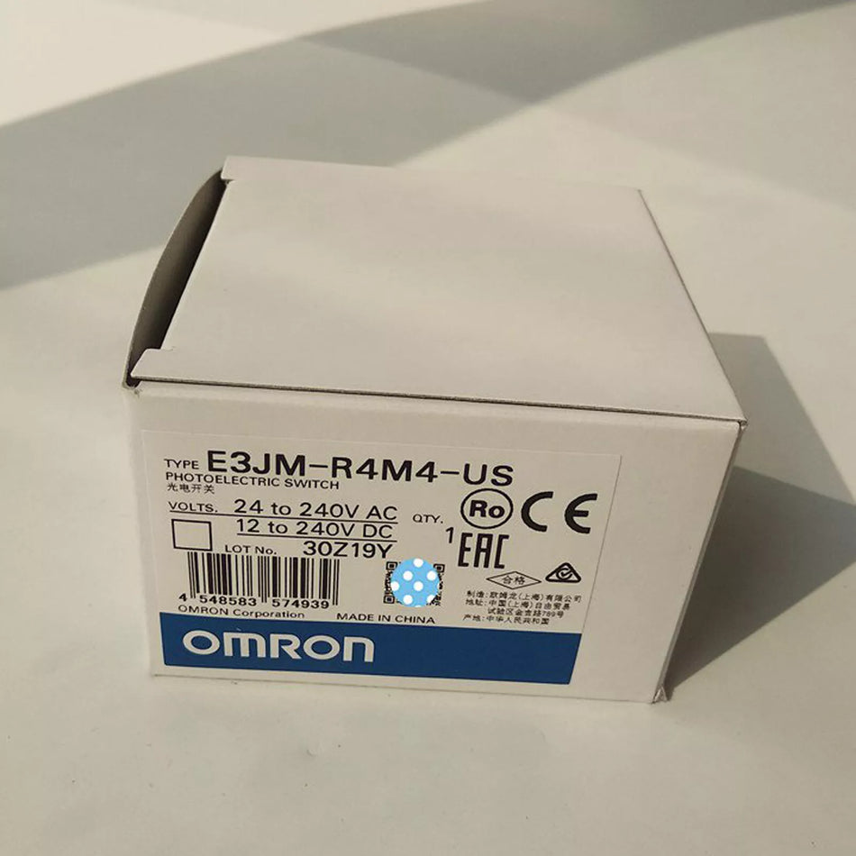 OMRON E3JM-R4M4-US Photoelectric Switch for Industrial Use