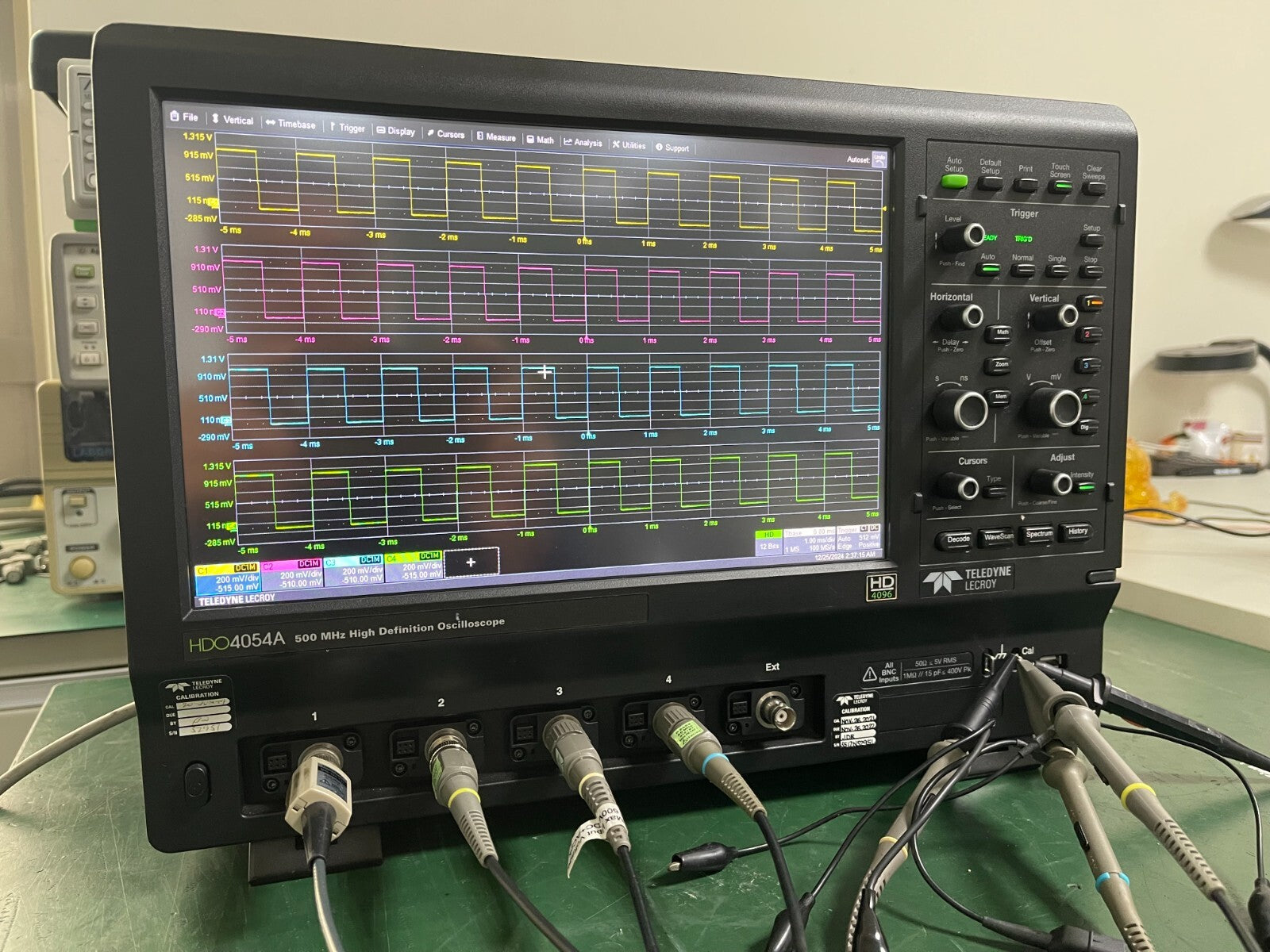 Teledyne Lecroy HDO4054A High Definition Oscilloscope , w/ cover _52951 - XG eqpt