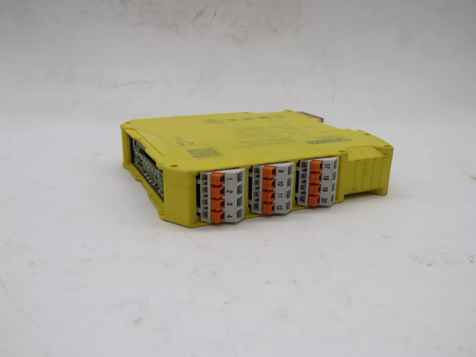 Phoenix Contact PSR-M-B2-SDI8-SDO4-DO4-PI Safety Module 1104975