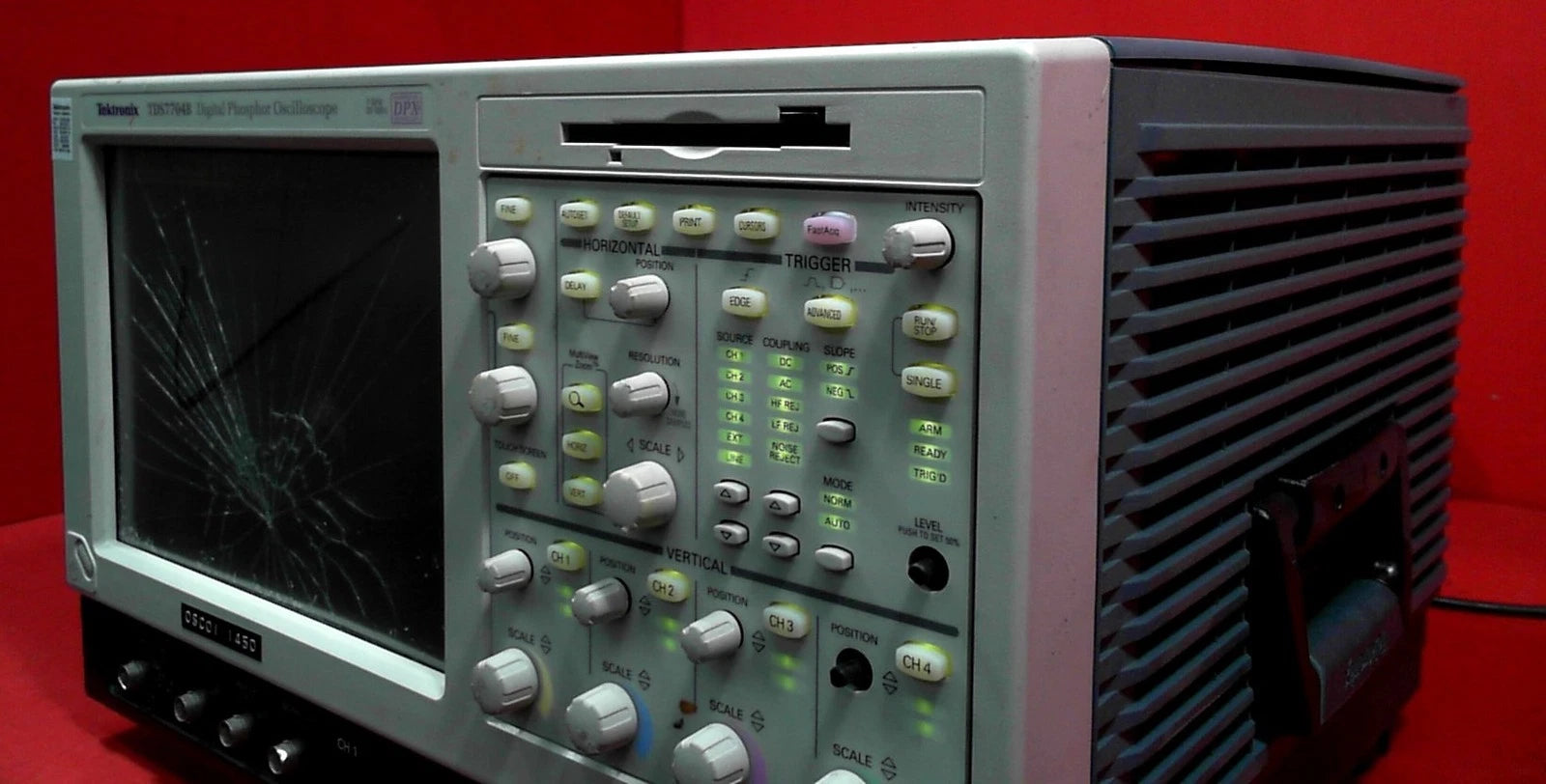 Tektronix TDS7704B Digital Sampling Oscilloscope, 7 GHz B010255