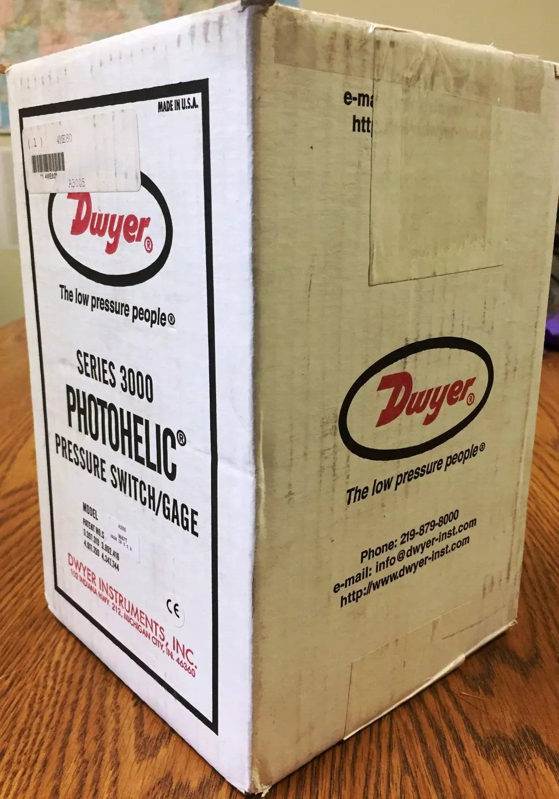 Dwyer A3005 Photohelic Pressure Switch/Gage Indicator