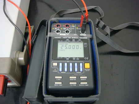 HIOKI 7011 DC Signal Source 0-25.000V 25.000mA