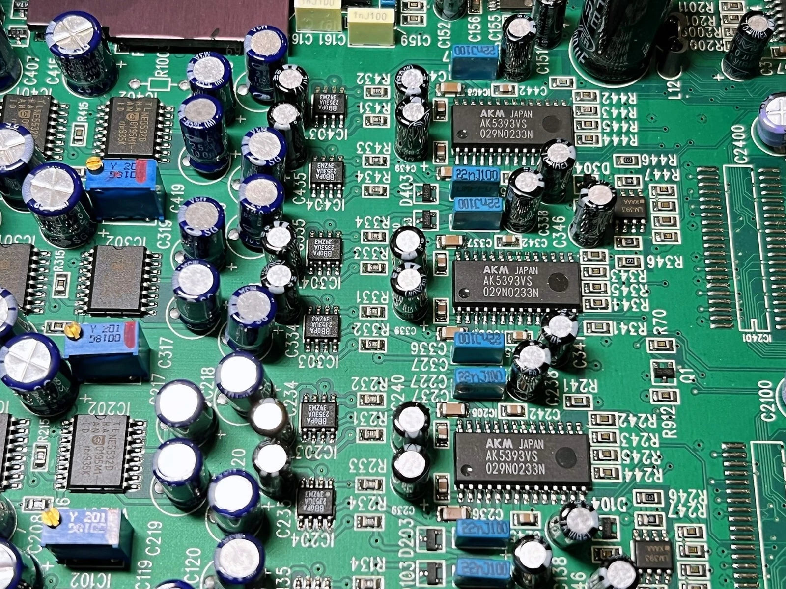 KT DN9848 4 Input / 8 Output Loudspeaker Management System