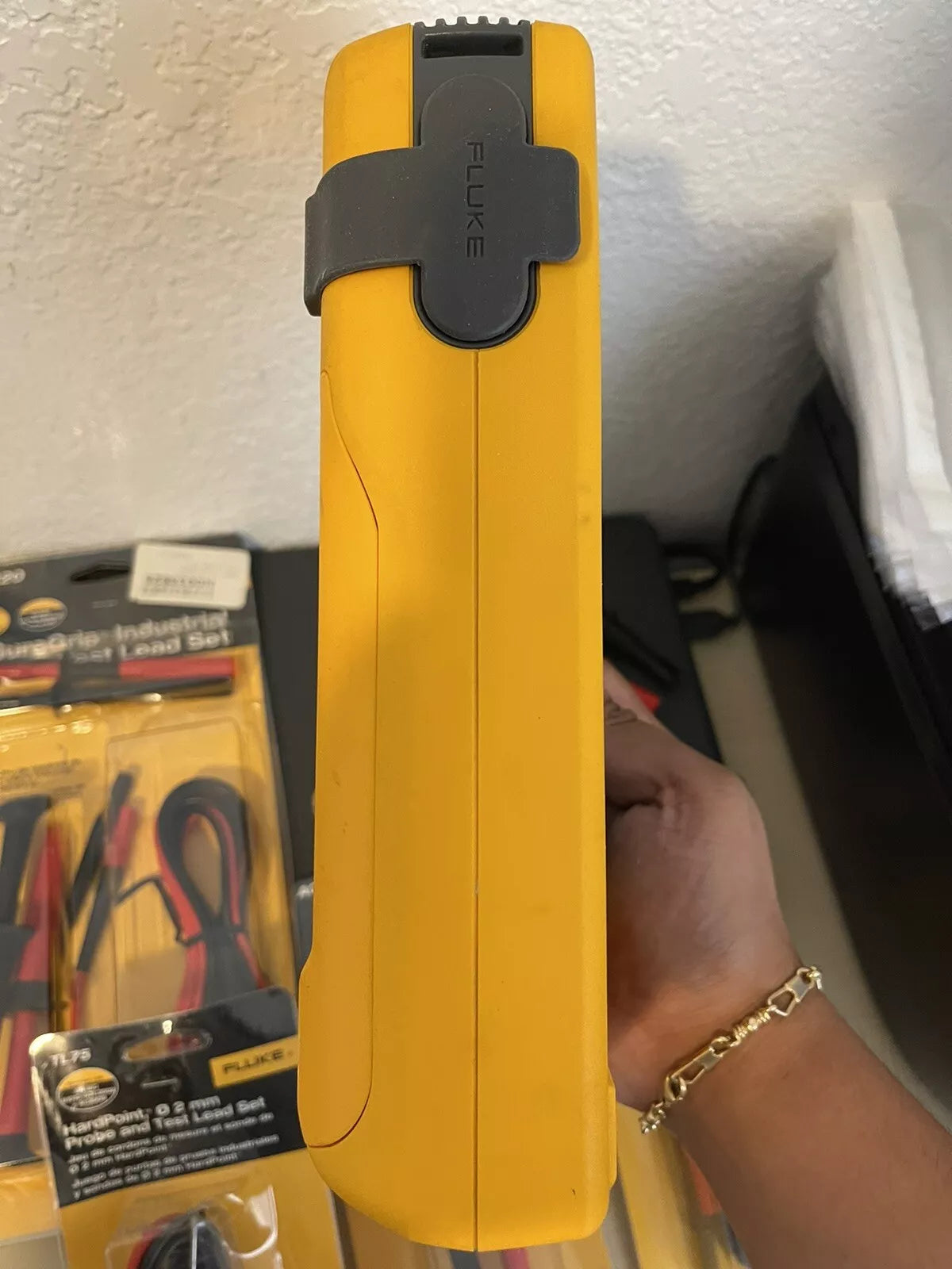 Fluke 753 Multifunction Documenting Process Calibrator with All New Accessories