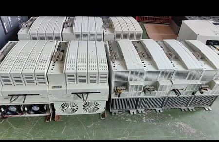 Lenze EVS9325-ES Un-tested Frequency Converter