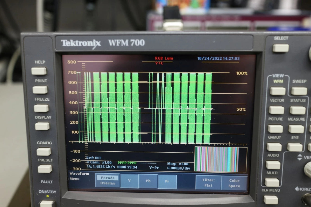 Tektronix WFM700M /01 Multiformat Waveform Monitor