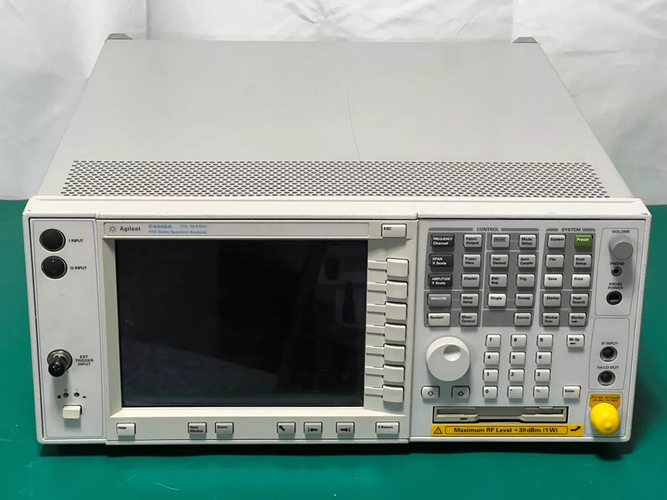 Keysight/Agilent E4448A-117 DS 219 226 266，3 Hz - 50 GHz