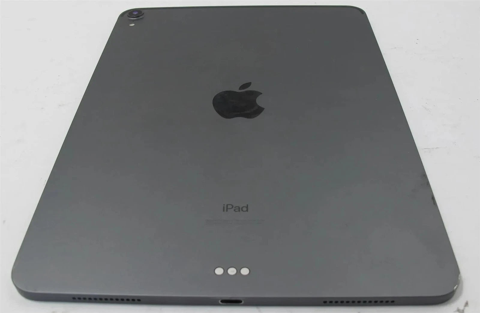 Apple iPad Pro 1st Generation A1980 256GB 11" Wi-Fi MTXQ2LL/A - Good working