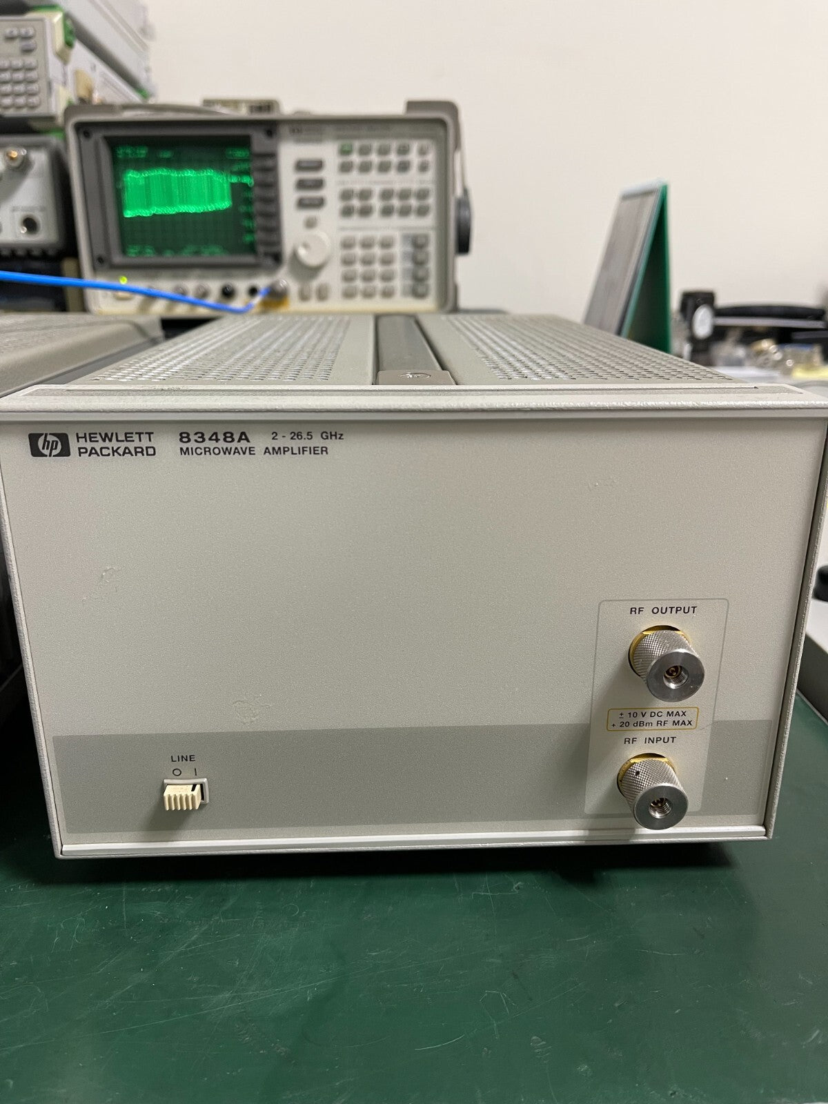 HP Agilent 8348A 2GHz - 26.5GHz Microwave Amplifier _ 0572_0573 - XG eqpt