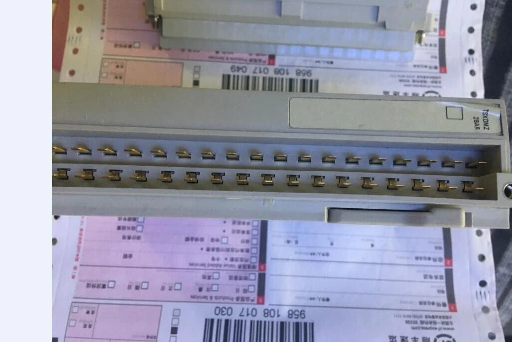 TSXDMZ28AR 8-Channel Digital Output Module for Industrial Automation