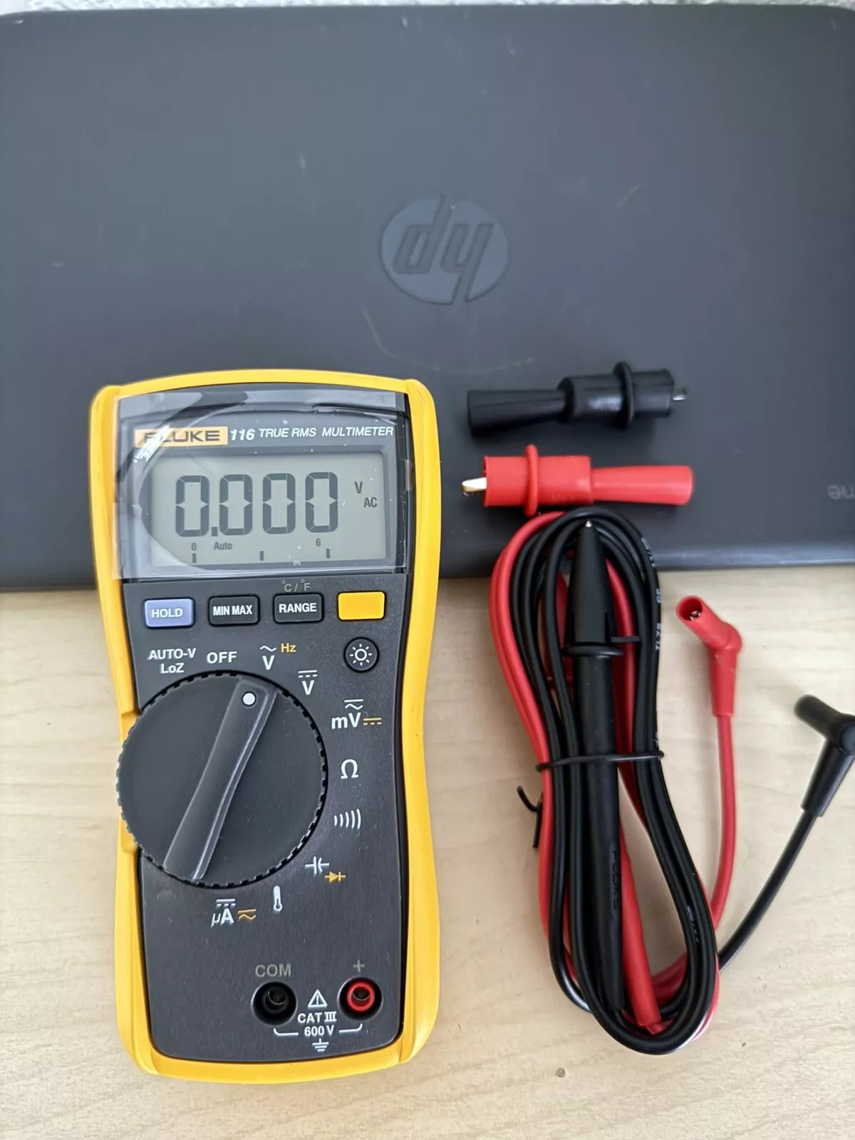 Fluke 116 True RMS Digital Multimeter with Leads - Precision Measurement Tool