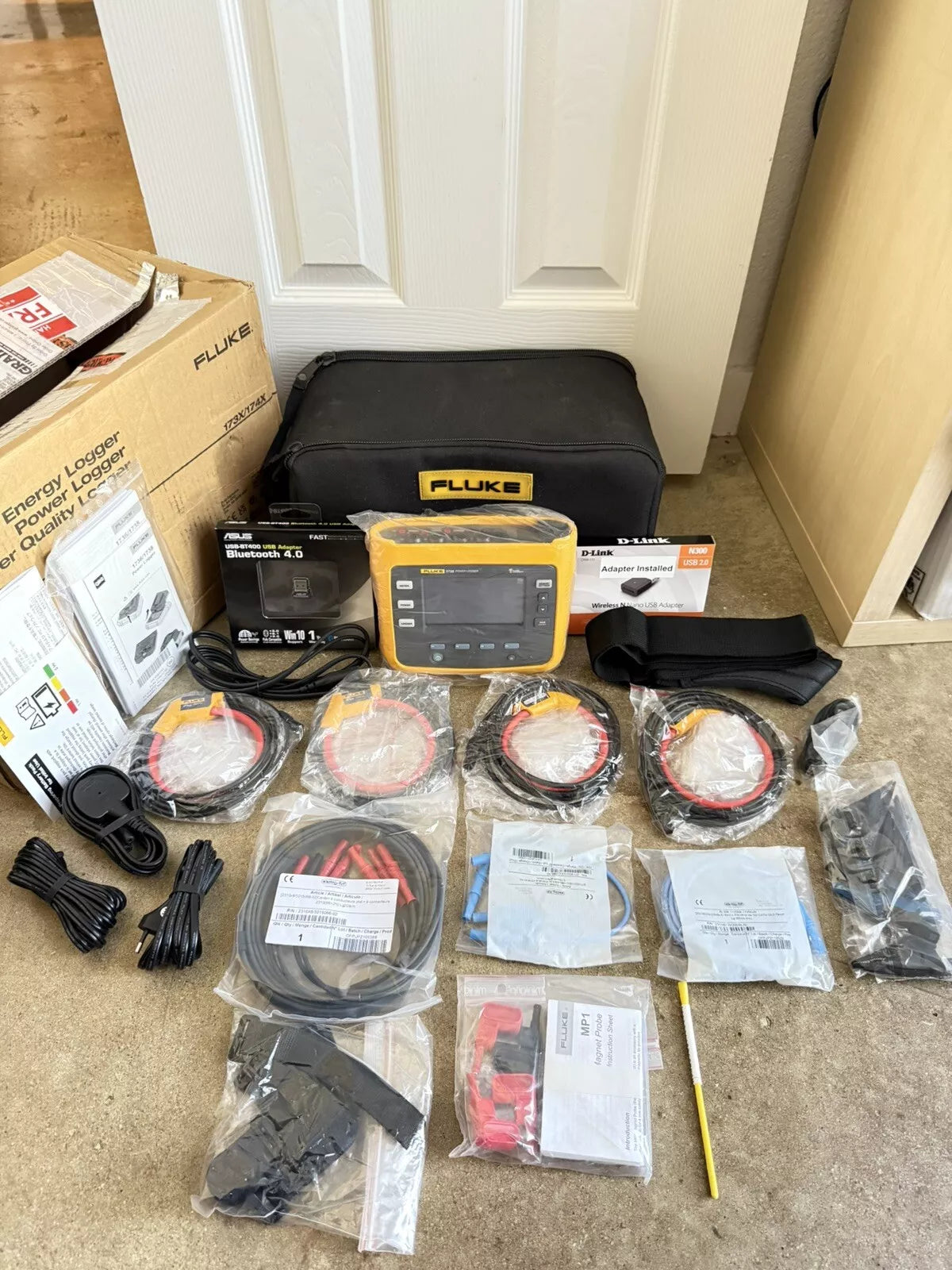 Fluke 1738 Power Logger Kit 3 Phase with Accessories Calibrated 2024