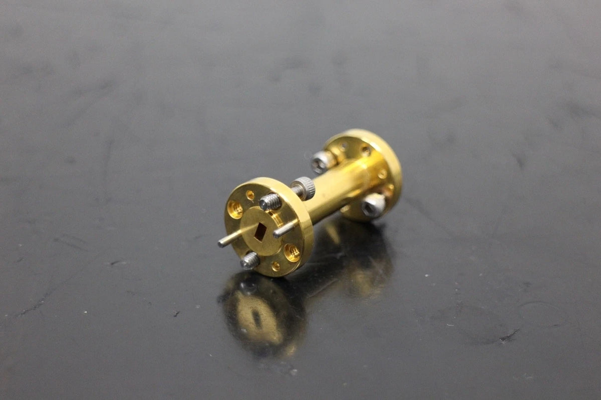 Waveguide WR15-WR10 Tapered adaptor
