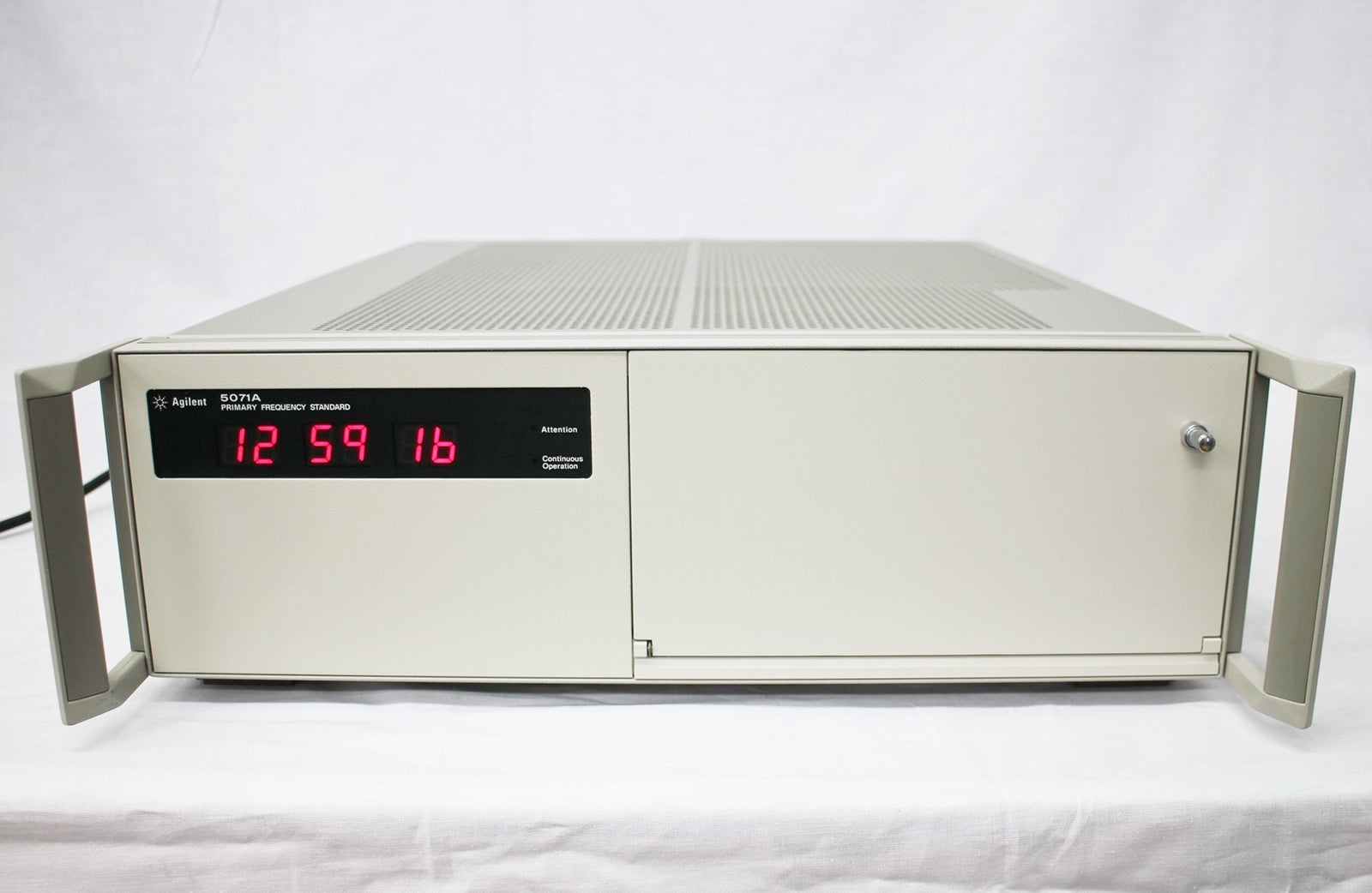 5071A /001 Primary Frequency Standard by Agilent