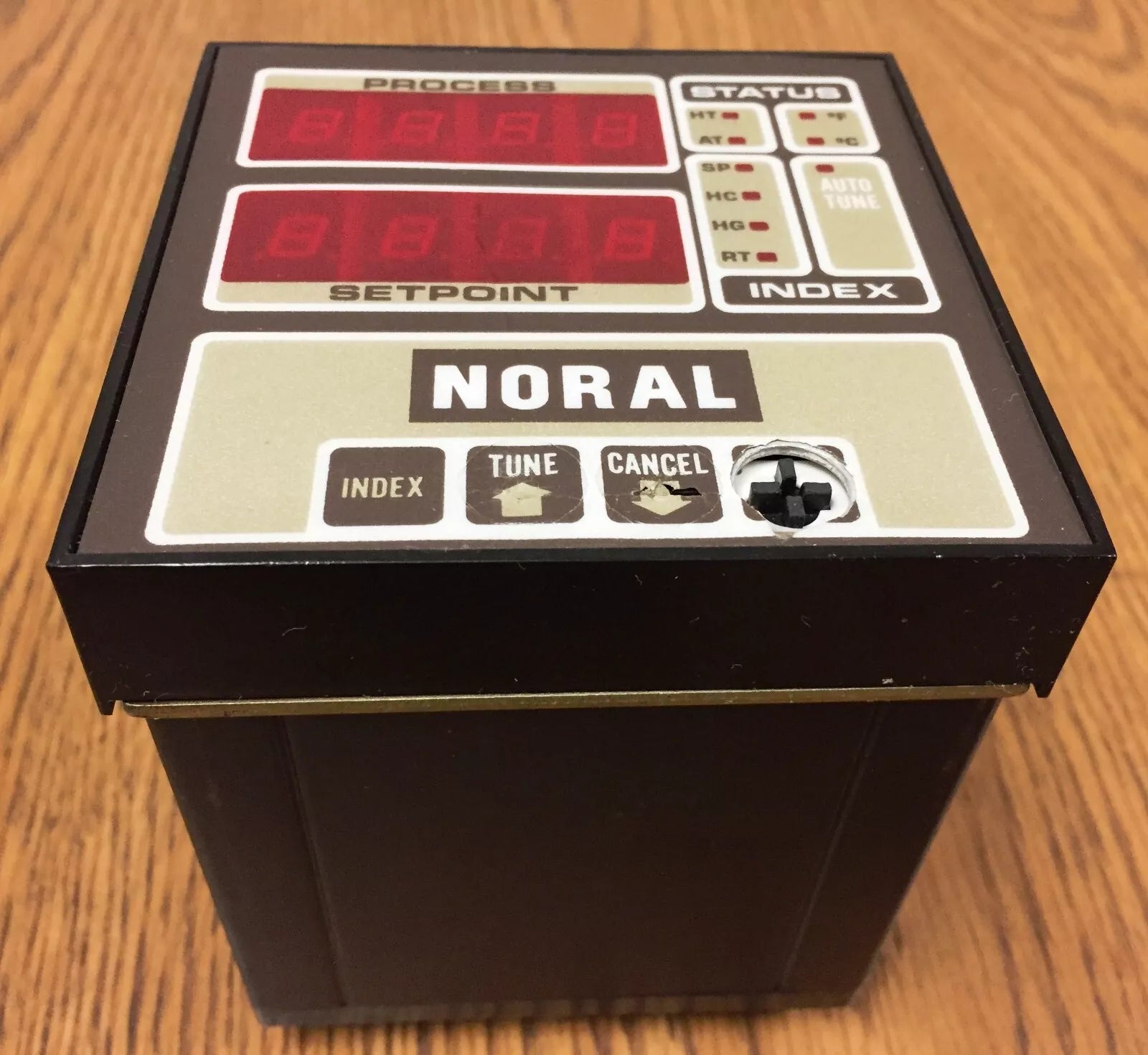 Noral 6050-S-01F Temperature Controllers for Precise Temperature Regulation