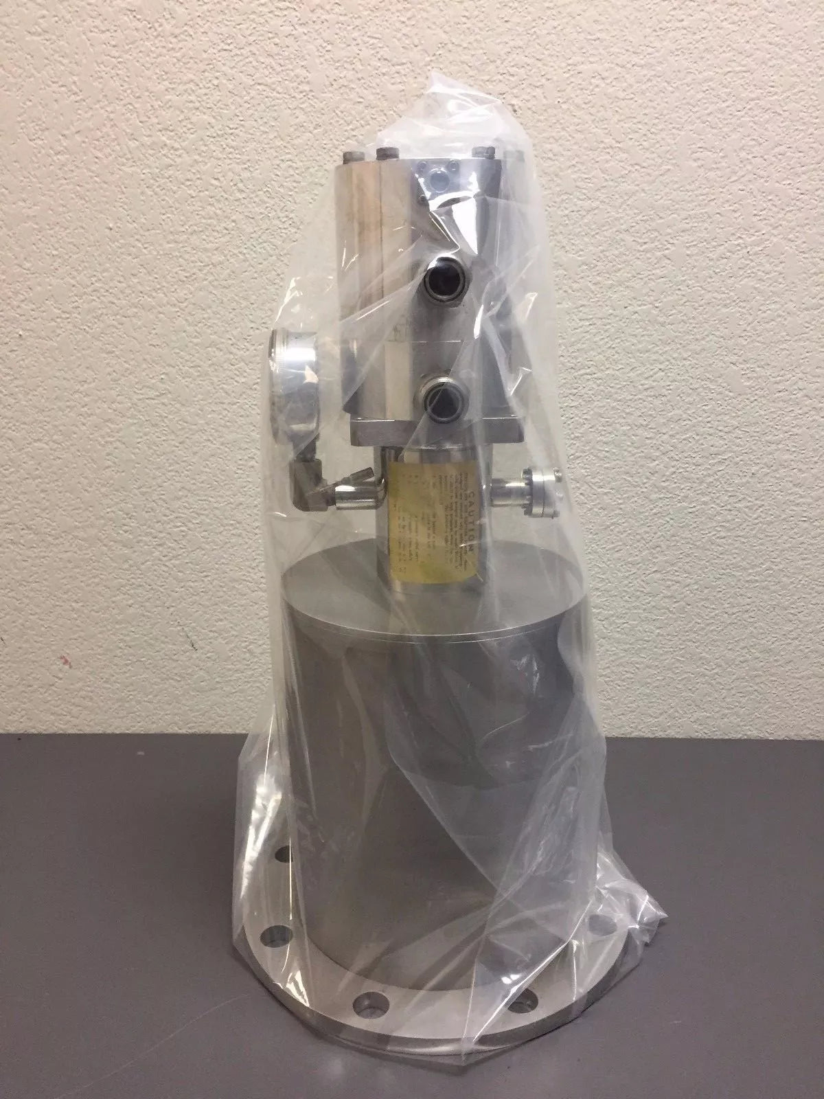 Air Products Displex DE-202-O.S.P Pneumatic Cryocooler Cryo Pump with Regulator