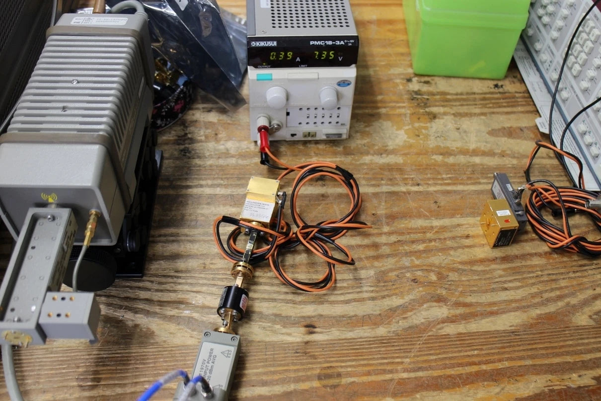 Millimeter wave 15M2000 56.85GHz 1mW Gunn Oscillator unit
