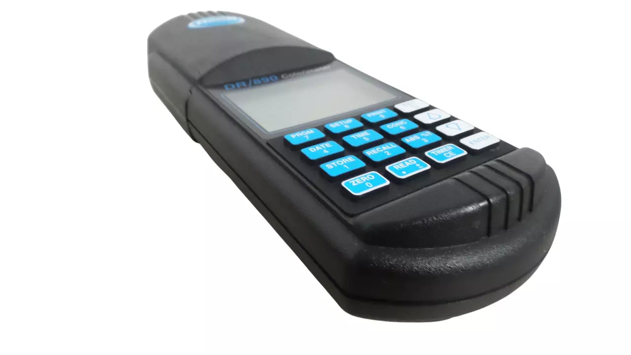 Hach DR/890 Handheld Portable Colorimeter - Reliable Water Testing Tool