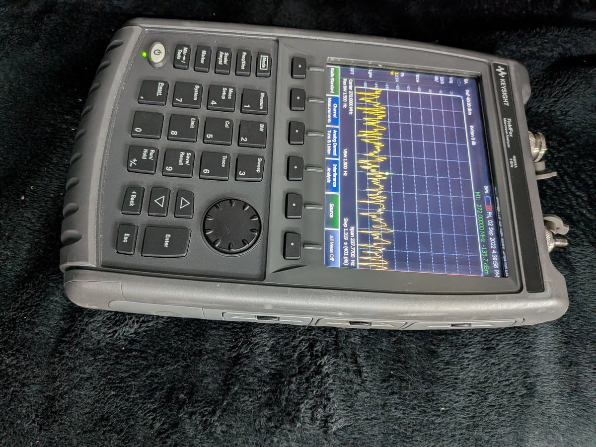 Keysight Agilent VNA Vector Network Spectrum Analyzer Fieldfox N9915A Cald 9 Ghz