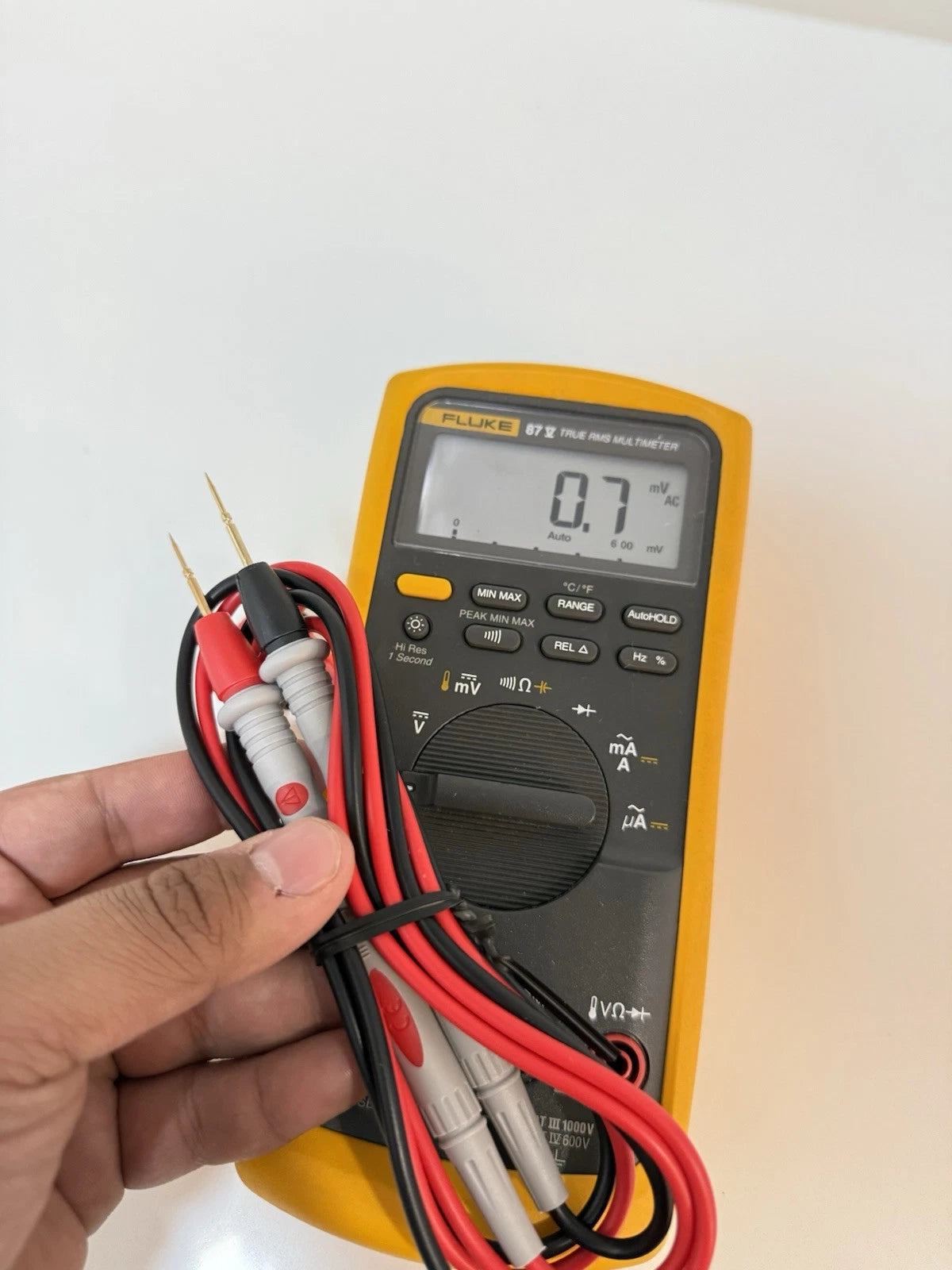 Fluke 87V True RMS Multimeter with Leads - Tested and Ready for Use