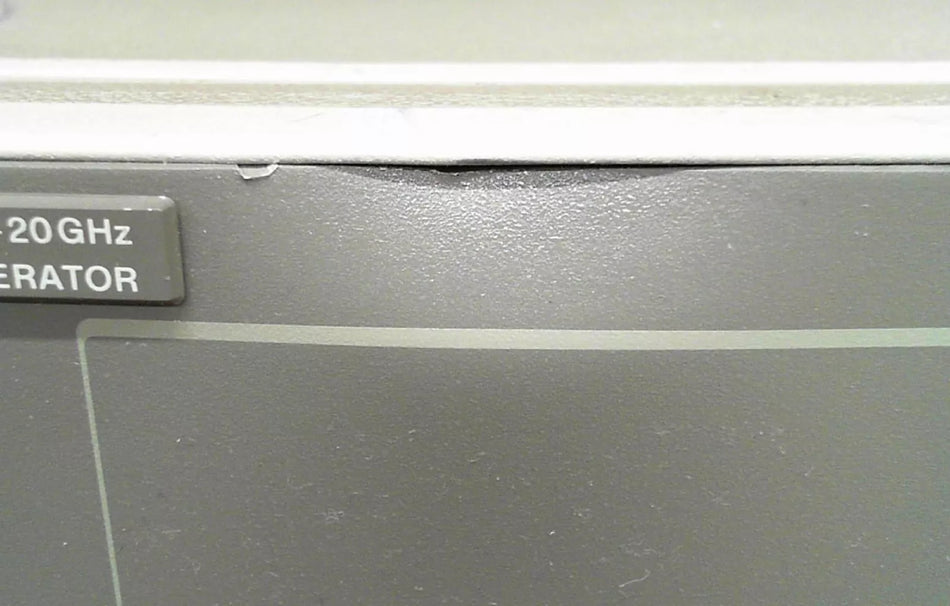 HP Agilent 83711A 3429A00432 Synthesized Generator 1-20GHz