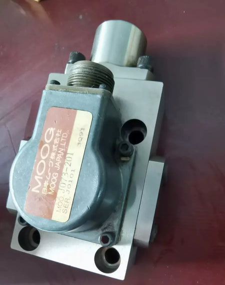 Moog J073-201: High-Quality Replacement Ball Joint for Enhanced Steering Performance