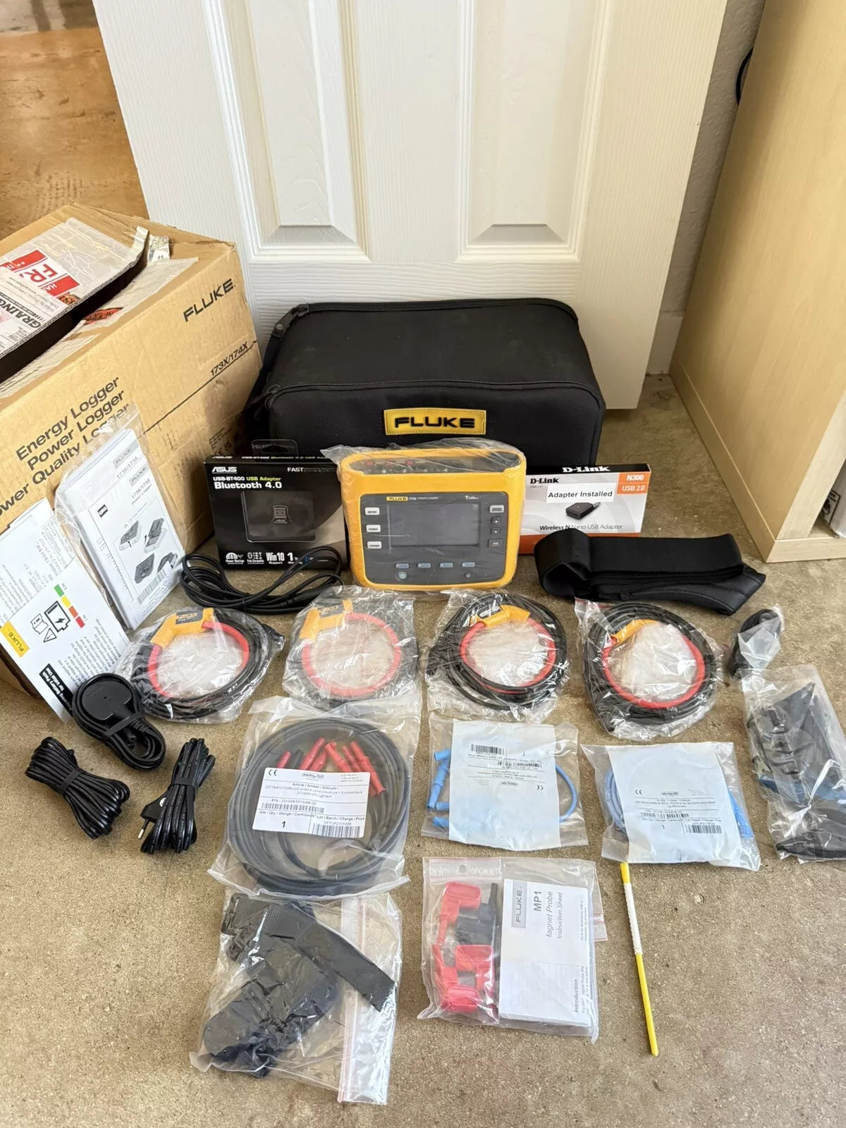 Fluke 1738 Power Logger Kit 3 Phase with Accessories Calibrated 2024