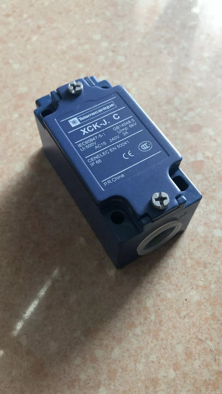 New Schneider Limit Switch XCKJ10511H29C XCK-J10511H29C In Box