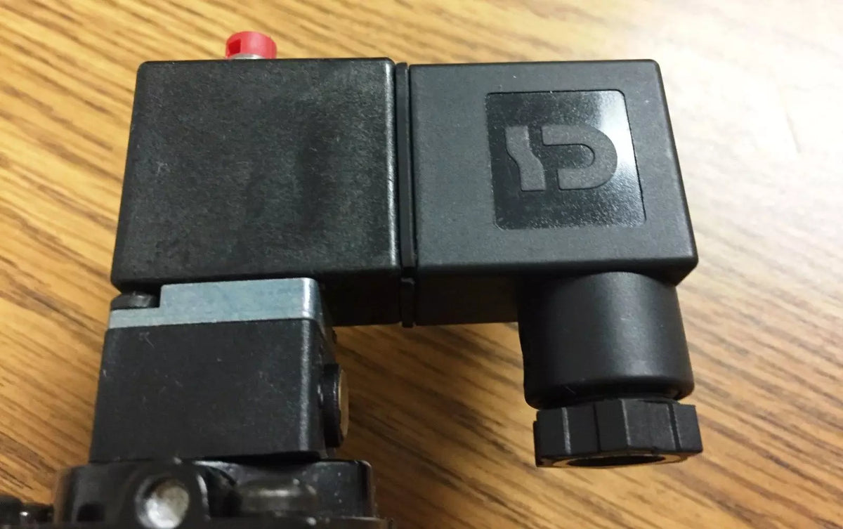 Norgren P72F-2AC-PFA Soft Start/Dump Valve with Norgren QM/48/13J/28