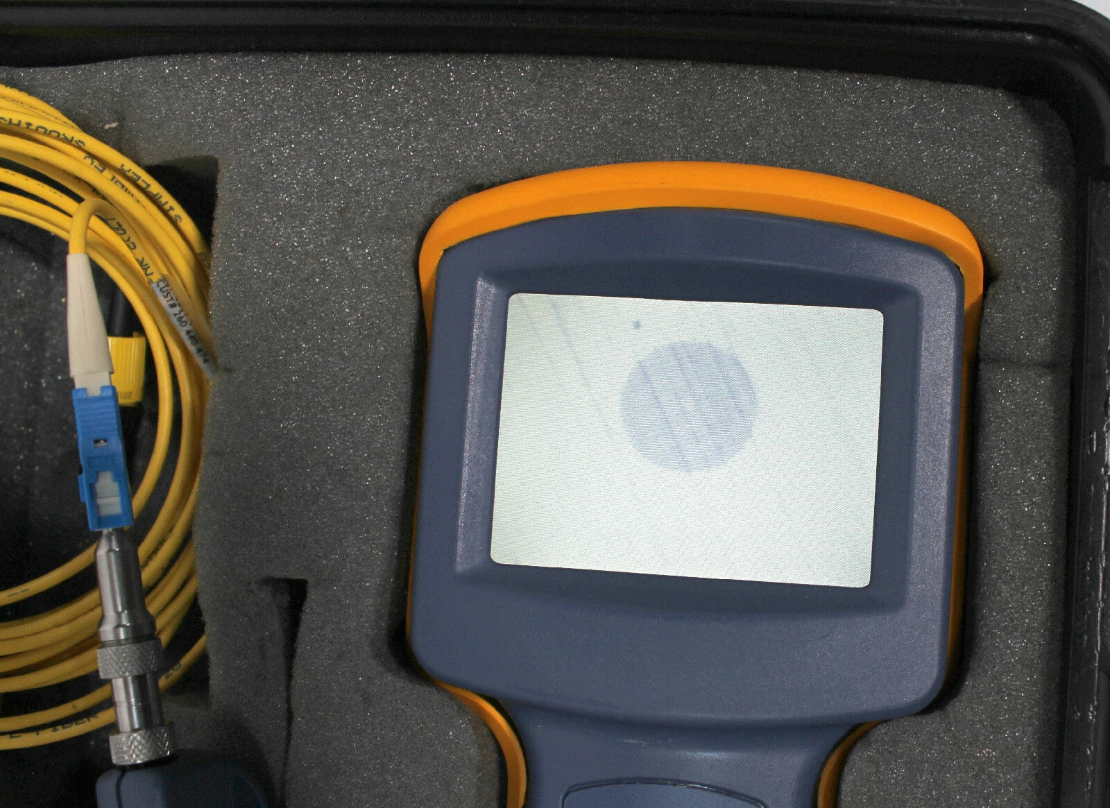 Fluke FT630 Video Fiber Inspector Pro Microscope with FT650 Fiber Probe