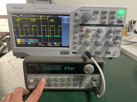 HP Agilent 33120A 15 MHz Function / Arbitrary Waveform Generator W/Opt.001 _7966