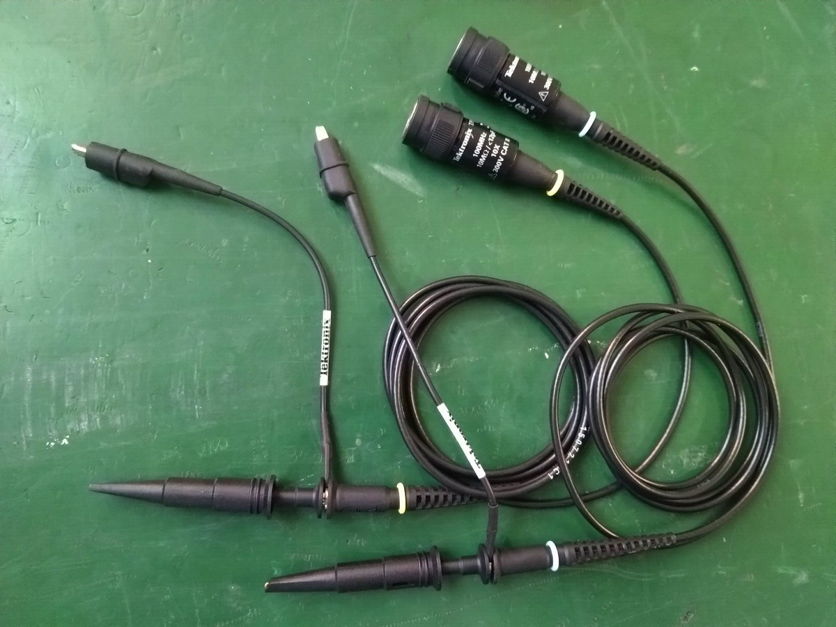 Tektronix TPP0100 100MHz Passive Voltage Probe , 10X , 1M Ohms / 13pF