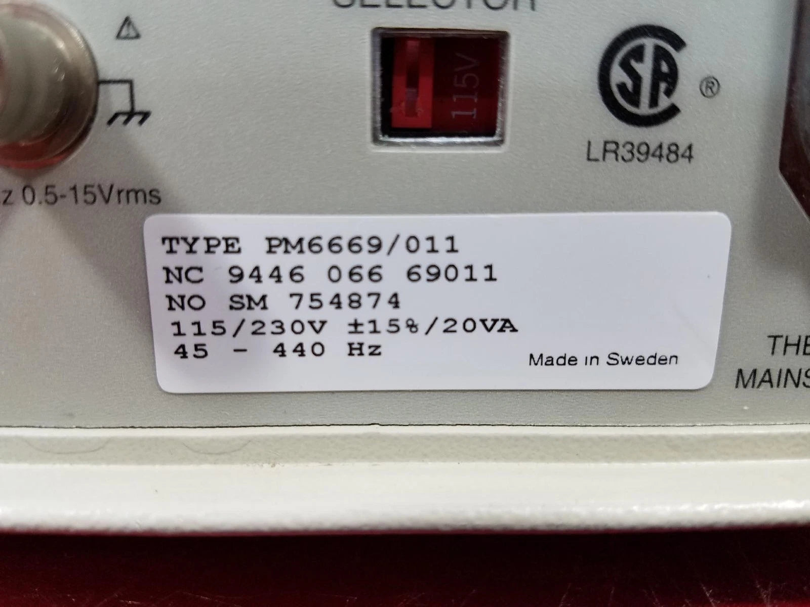 Fluke PM6669 Universal Frequency Counter (POWERED ON) SM754874