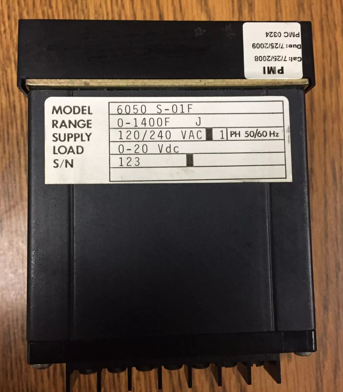 Noral 6050-S-01F Temperature Controllers for Precise Temperature Regulation