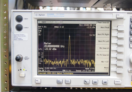 Agilent E8257D PSG 250kHz -20GHz Analog Signal Generator 1E1 1EA 520 UNW
