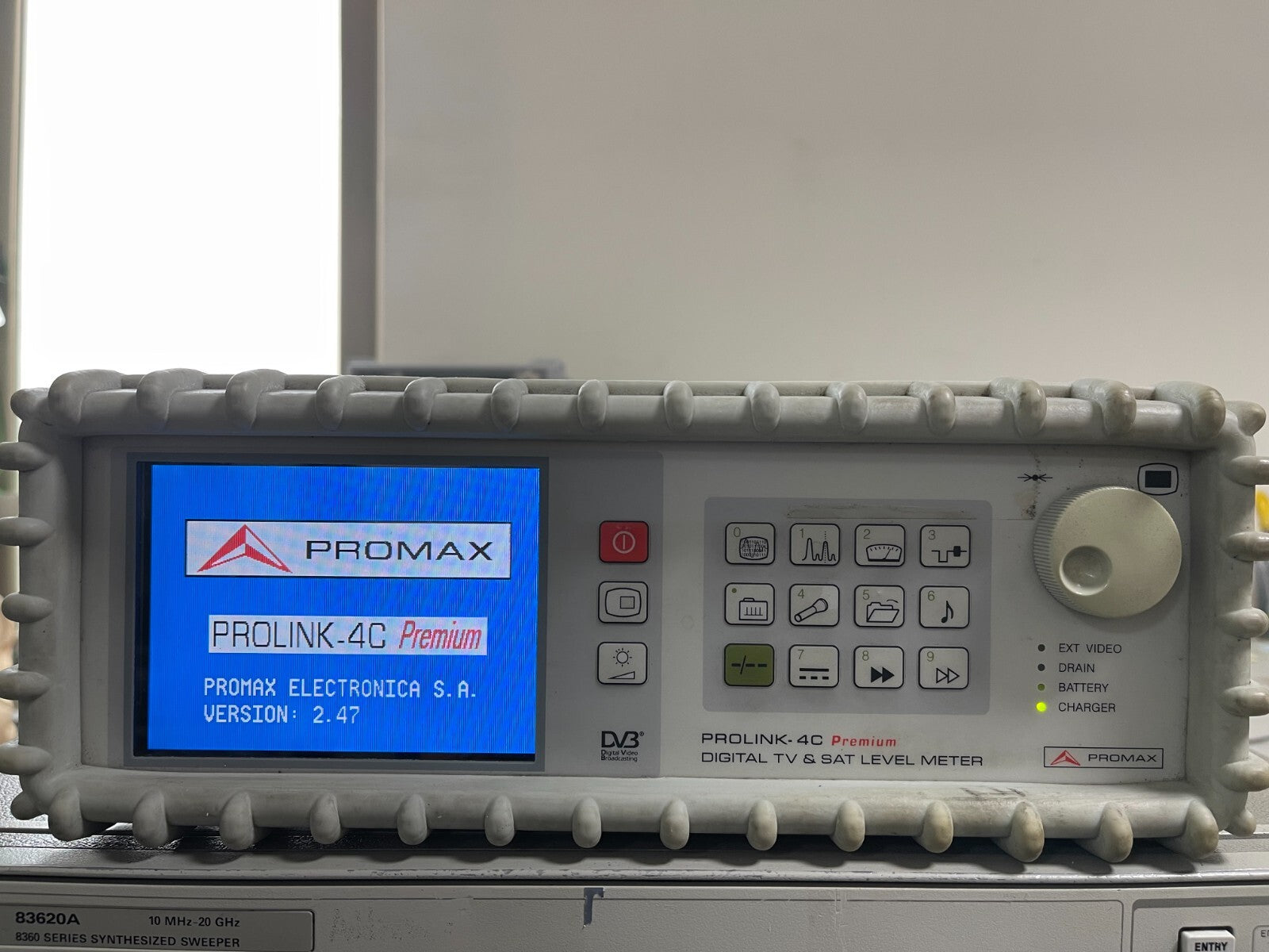 Promax Prolink-4C Digital TV and sat level meter with PS adpater, hand bag - XG eqpt