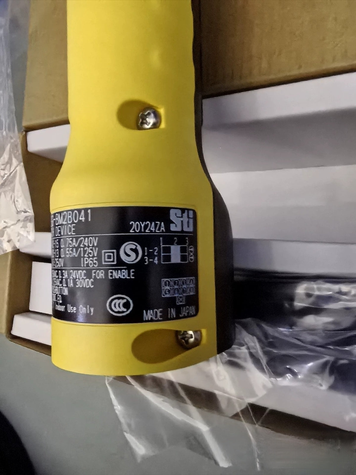 Omron A4EG-BM2B041 Enabling Switching Device